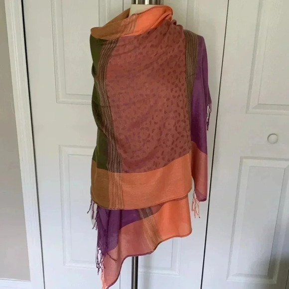 Pashmina Scarf purple, green and peach tones - Picture 3 of 5